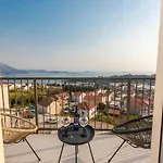 아파트 Divine With Sea View 믈리니