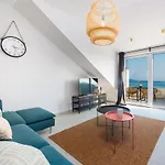 Divine With Sea View 아파트