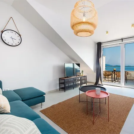 Divine With Sea View Apartment