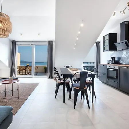 Divine With Sea View Apartment *
