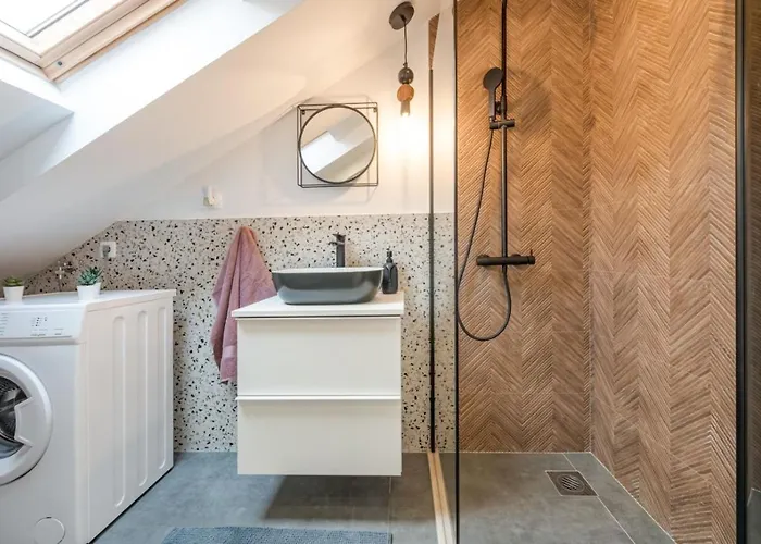 Divine With Sea View Apartament *