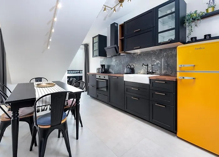 Divine With Sea View Apartament